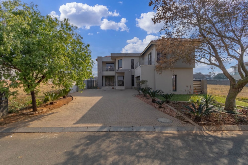 Security complex home for sale in La Como Lifestyle Estate - BOK1709176 Security complex home for sale in La Como Lifestyle Estate - BOK1709176