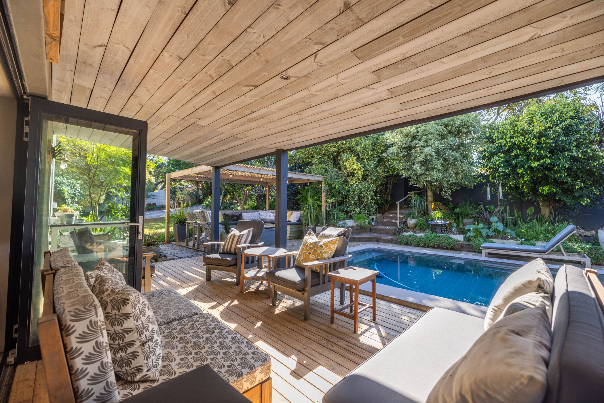 House for sale in East Bank - 1PF1710206