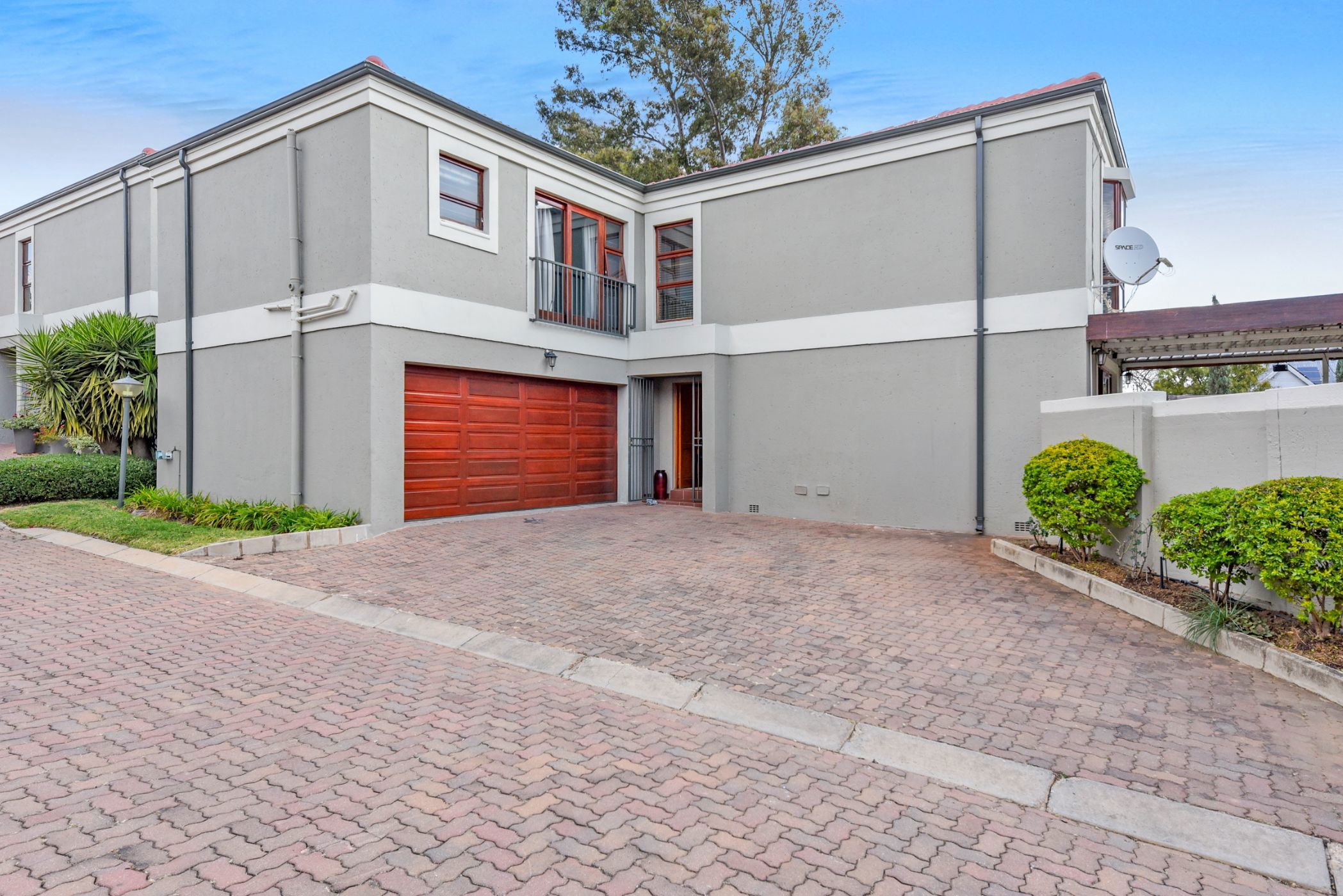 Townhouse sold in Sunninghill Gardens - FW1710992
