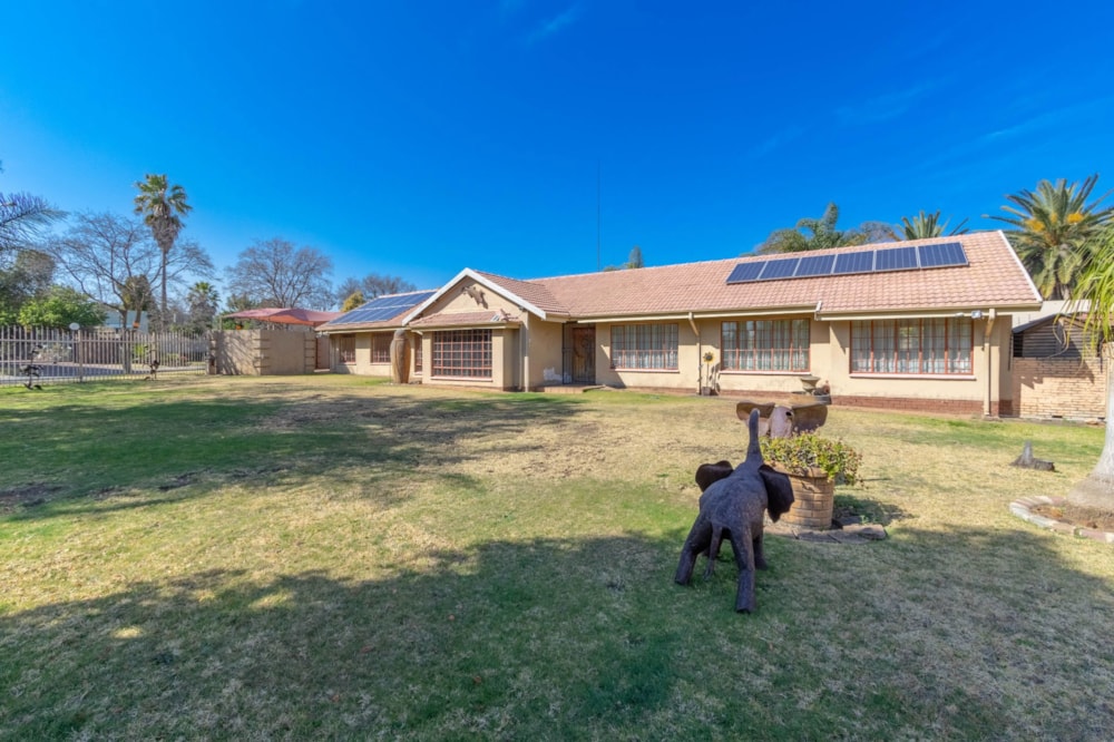 House for sale in Farrarmere - EN1710863 House for sale in Farrarmere - EN1710863