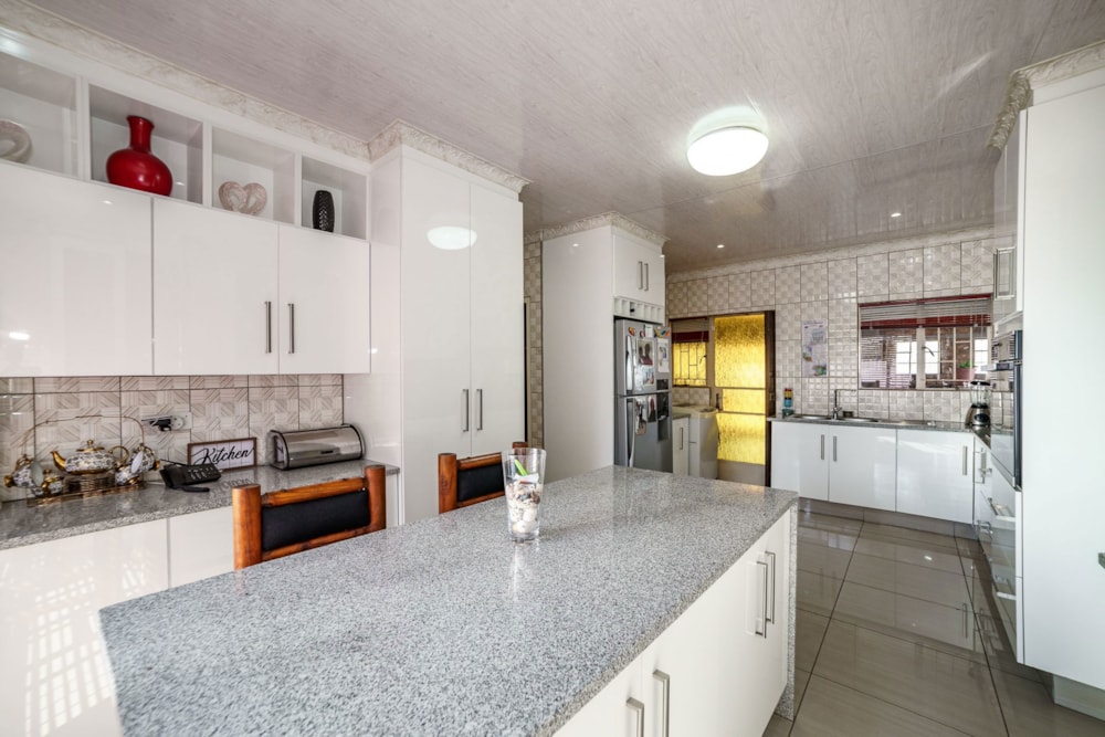 House for sale in Crystal Park - EN1709065 House for sale in Crystal Park - EN1709065