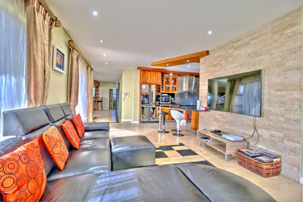 House for sale in Plattekloof - 1PLA1710718 House for sale in Plattekloof - 1PLA1710718