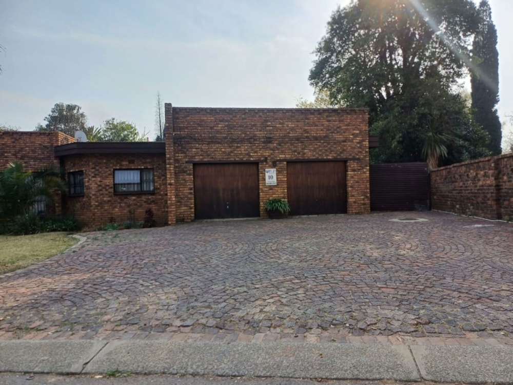 House for sale in Crystal Park - EN1712517 House for sale in Crystal Park - EN1712517