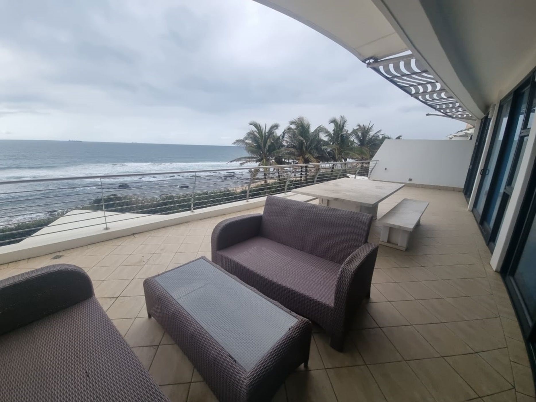 Apartment to rent in uMhlanga Rocks - 1ND1735142