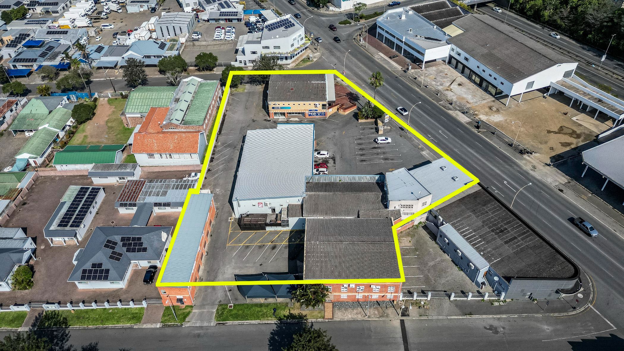 Commercial business for sale in Nahoon - 1EZ1712024