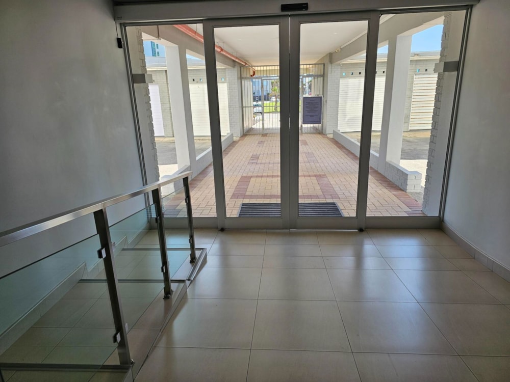 Apartment for sale in Summerstrand - 1PLZ1711640 Apartment for sale in Summerstrand - 1PLZ1711640