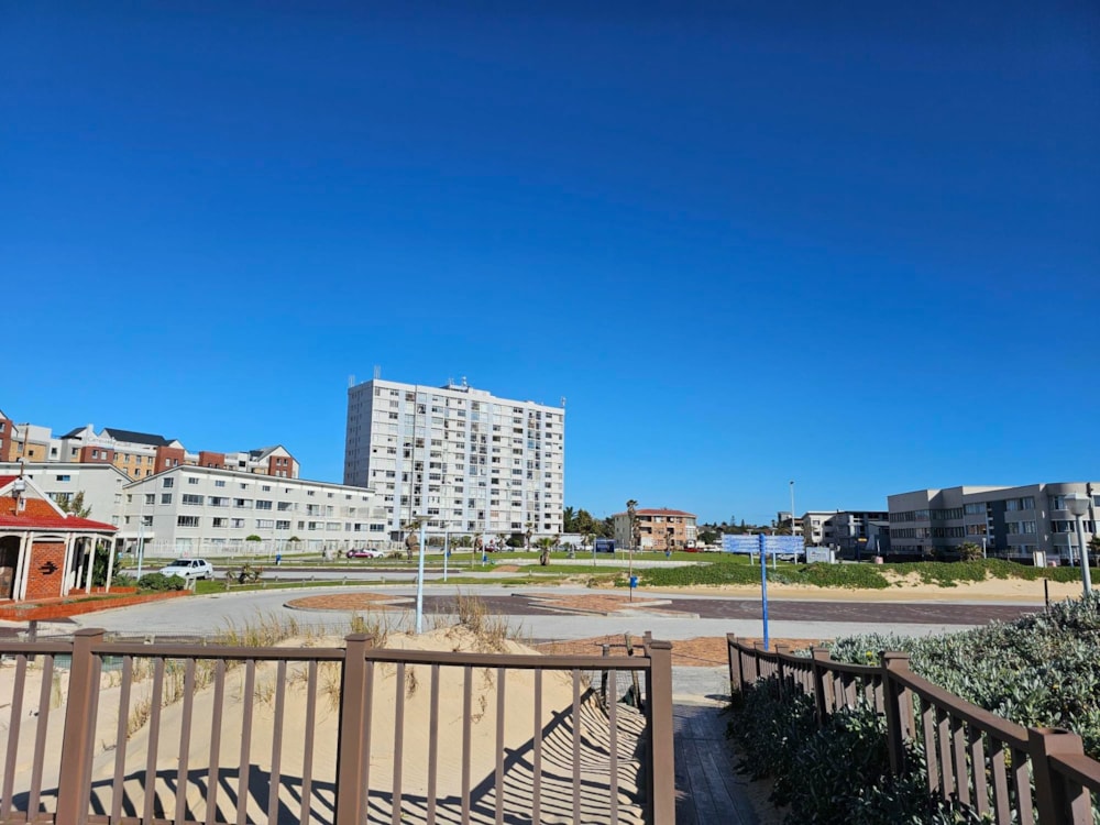 Apartment for sale in Summerstrand - 1PLZ1711640 Apartment for sale in Summerstrand - 1PLZ1711640