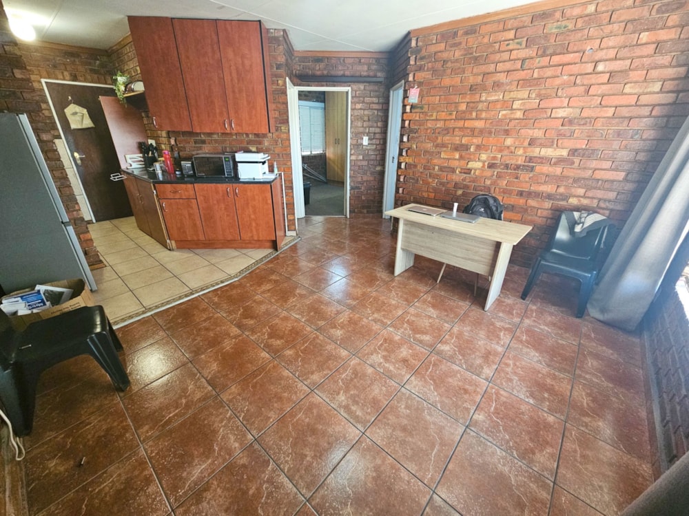 Townhouse for sale in Uitsig, Bloemfontein - 1BX1711165