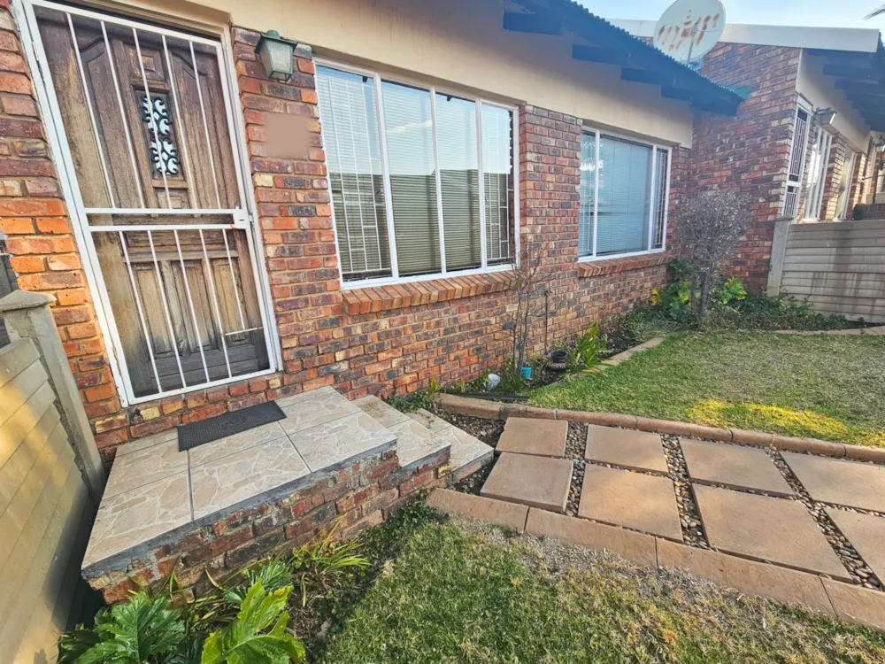 Townhouse sold in Uitsig, Bloemfontein - 1BX1711165 Townhouse sold in Uitsig, Bloemfontein - 1BX1711165