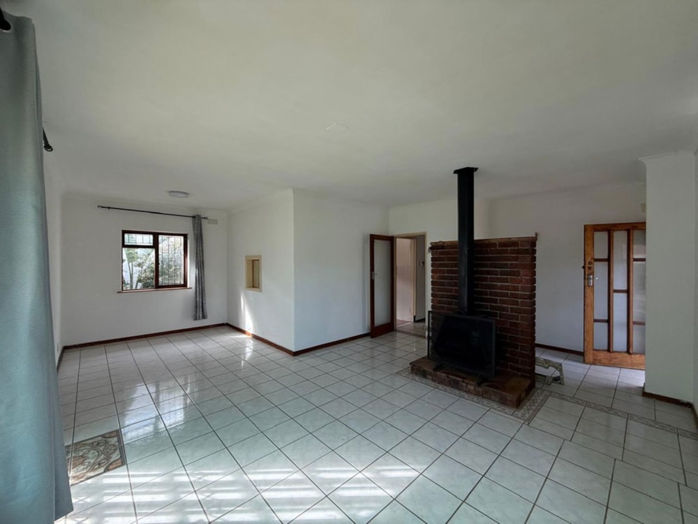 House let in Heathfield - 1OT1707636