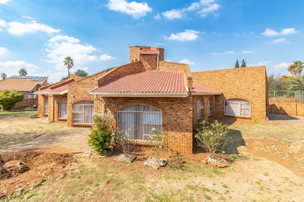 House for sale in Sunward Park - BOK1710895