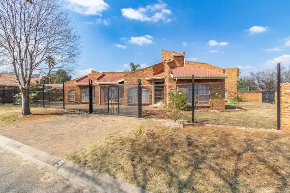 House for sale in Sunward Park - BOK1710895 House for sale in Sunward Park - BOK1710895