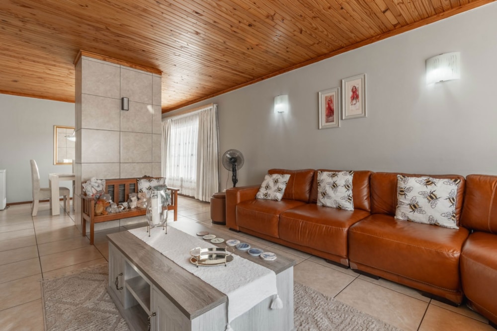 House for sale in Parkrand - BOK1711356