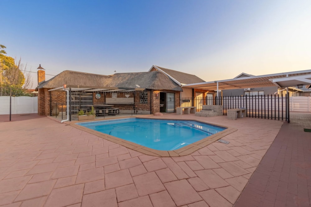 House for sale in Parkrand - BOK1711356