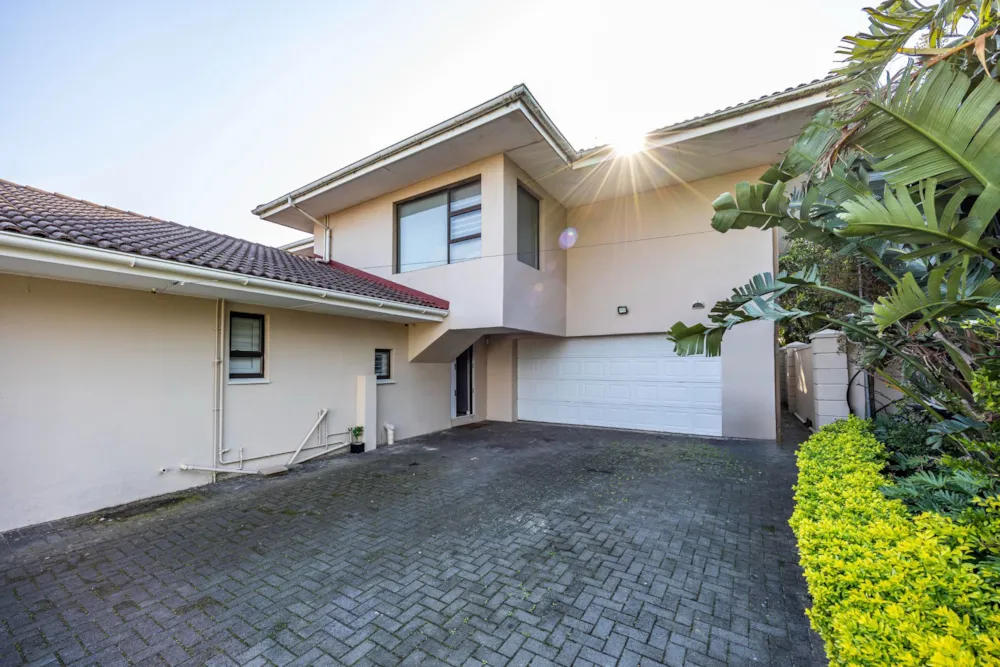 Double-storey house for sale in Gonubie - 1EZ1709742