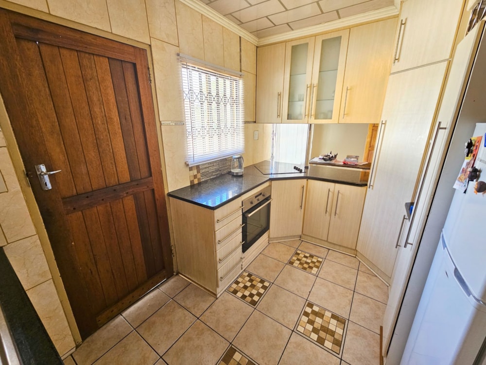 Townhouse for sale in Uitsig, Bloemfontein - 1BX1710382