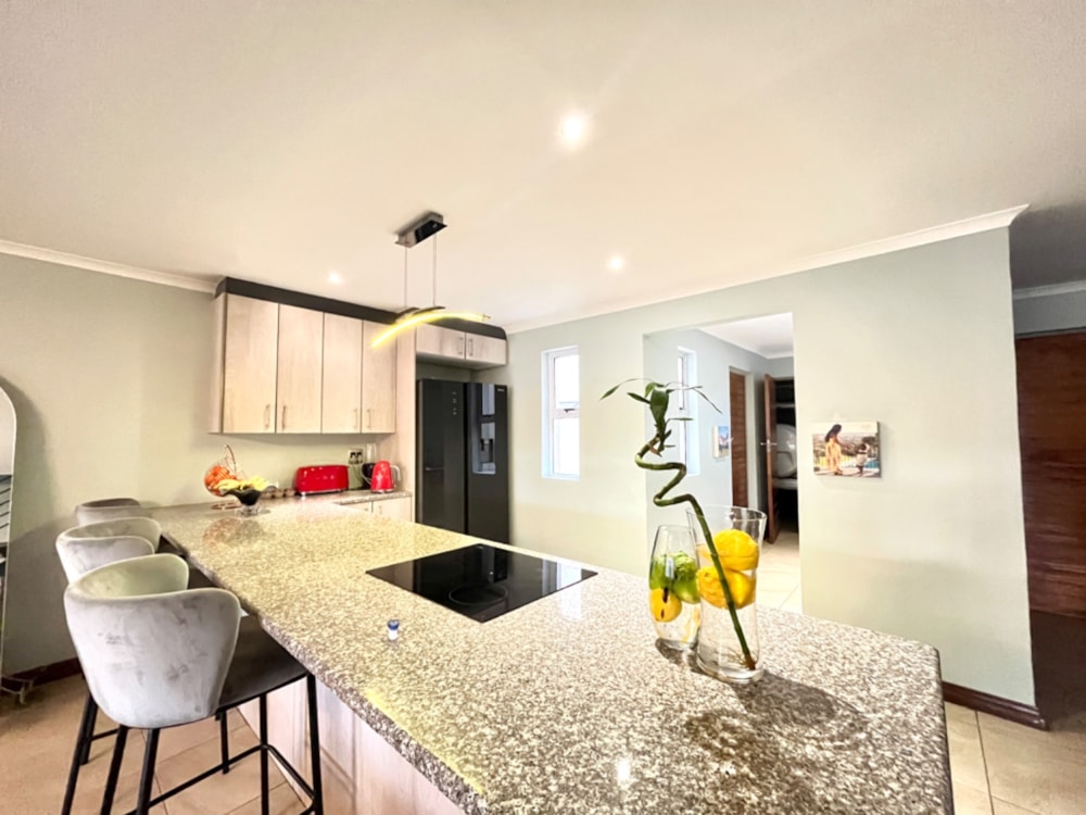 Townhouse for sale in Bendor Park - 1PS1680977 Townhouse for sale in Bendor Park - 1PS1680977