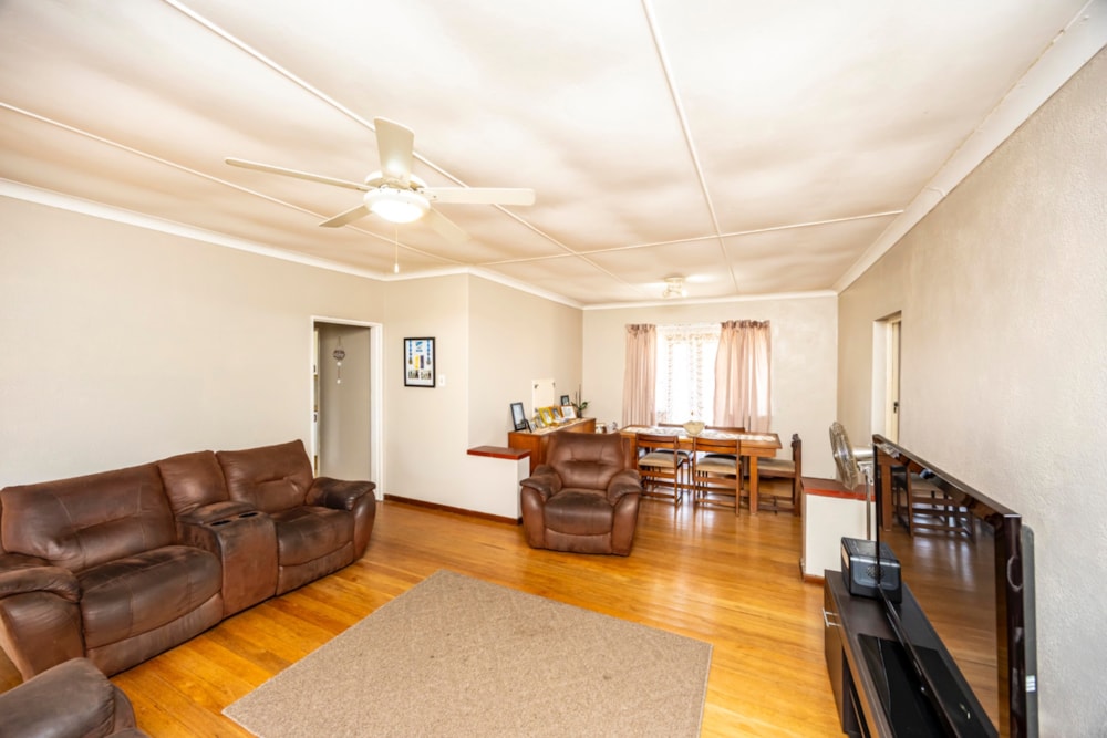 House for sale in Chiselhurst - 1EZ1711660 House for sale in Chiselhurst - 1EZ1711660