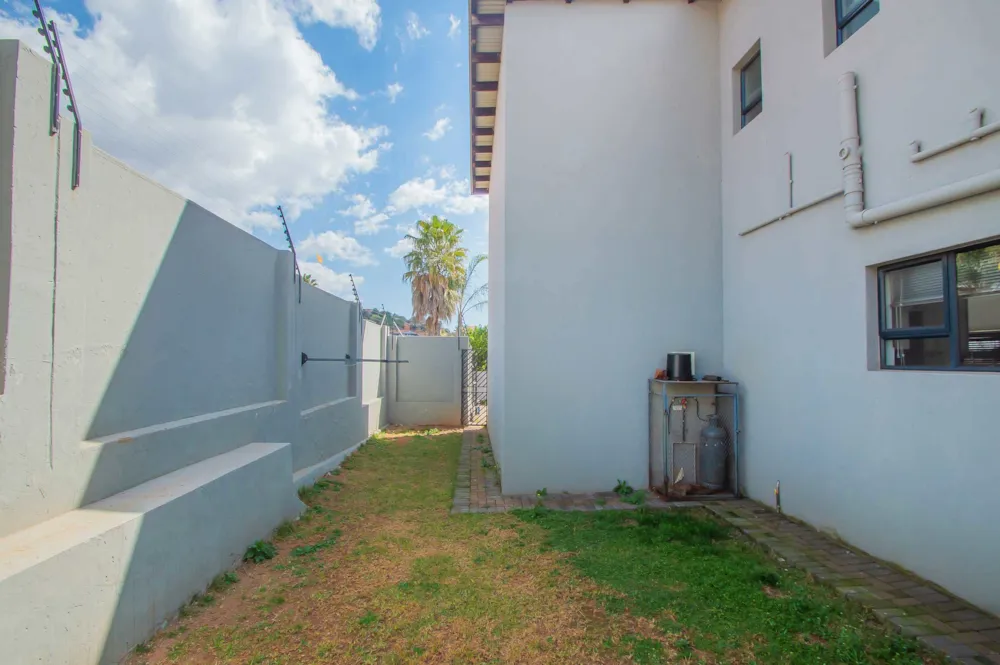 Double-storey cluster sold in Noordheuwel - 1KR1711993 Double-storey cluster sold in Noordheuwel - 1KR1711993