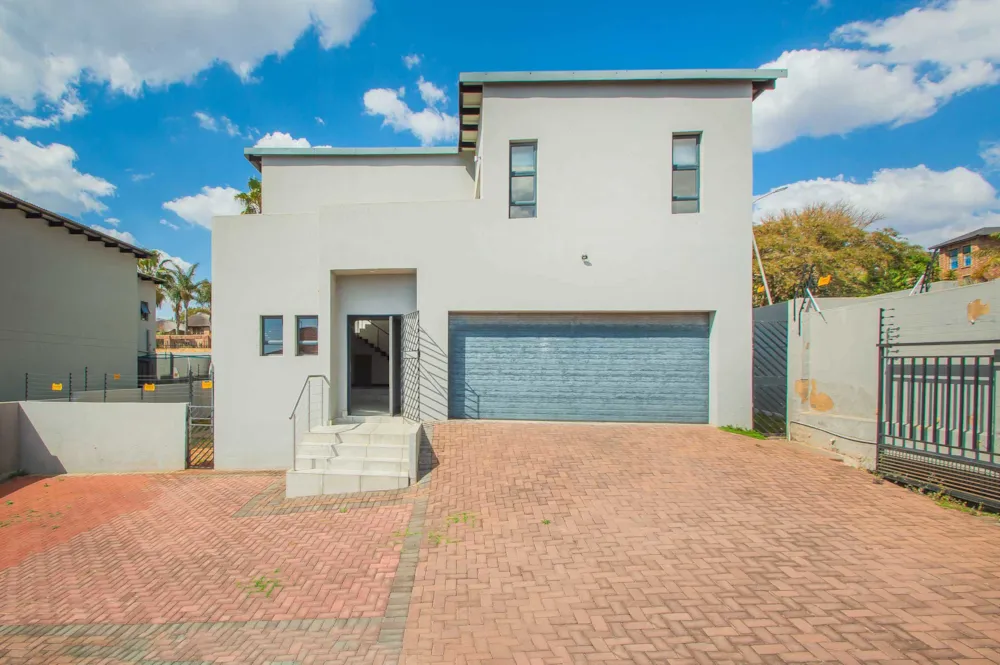 Double-storey cluster sold in Noordheuwel - 1KR1711993 Double-storey cluster sold in Noordheuwel - 1KR1711993