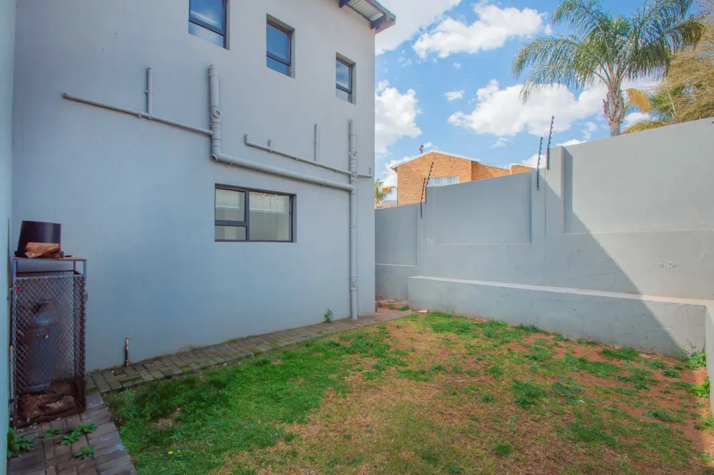 Double-storey cluster sold in Noordheuwel - 1KR1711993 Double-storey cluster sold in Noordheuwel - 1KR1711993