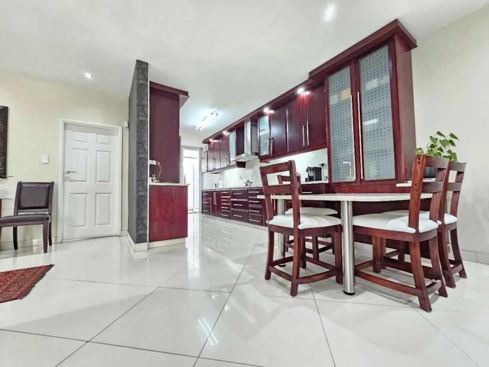 Townhouse for sale in Musgrave - 1DA1710736 Townhouse for sale in Musgrave - 1DA1710736