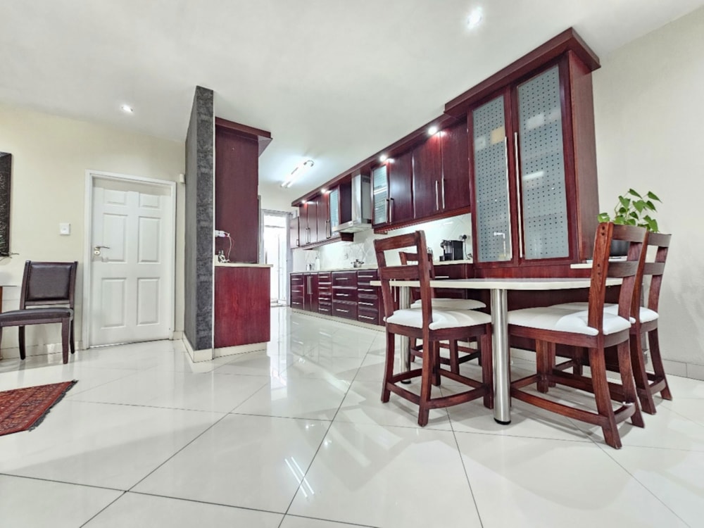 Townhouse for sale in Musgrave - 1DA1710736 Townhouse for sale in Musgrave - 1DA1710736