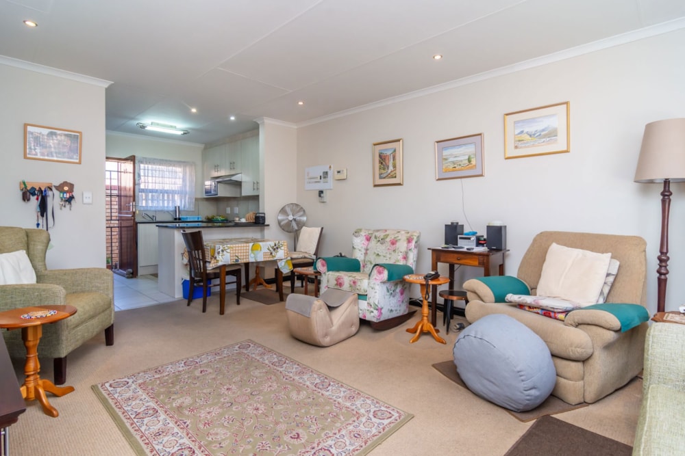 Garden retirement home for sale in Featherbrooke Hills Retirement Village - 1KR1709851 Garden retirement home for sale in Featherbrooke Hills Retirement Village - 1KR1709851