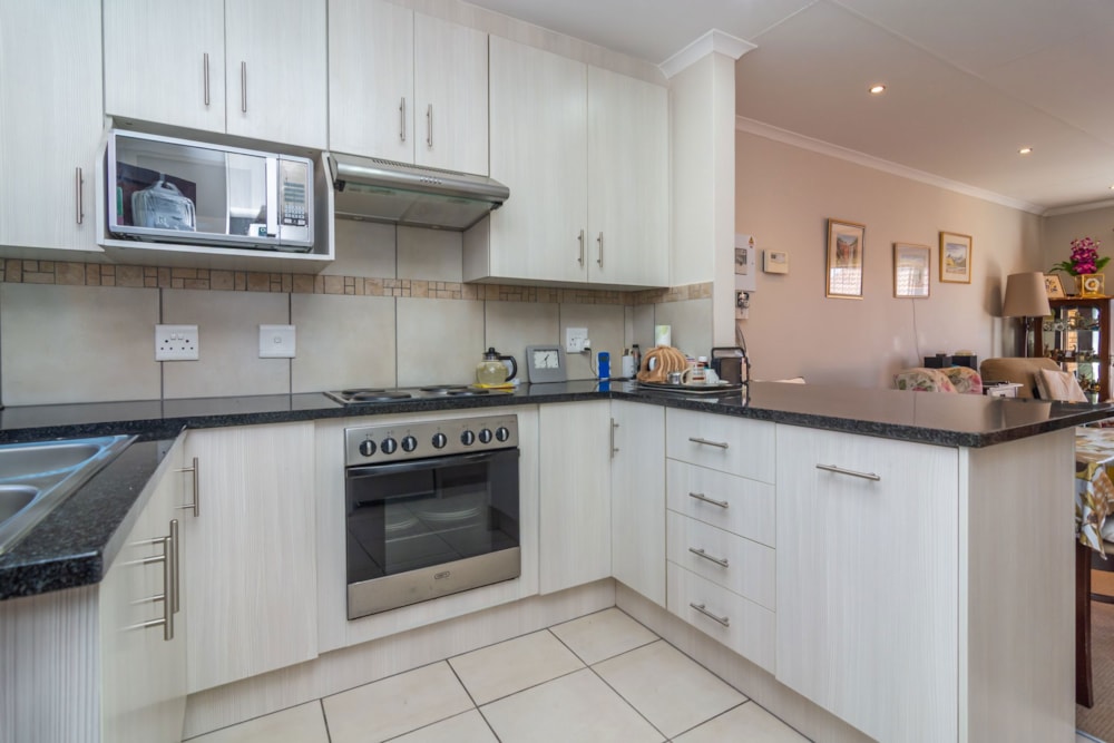 Garden retirement home for sale in Featherbrooke Hills Retirement Village - 1KR1709851 Garden retirement home for sale in Featherbrooke Hills Retirement Village - 1KR1709851