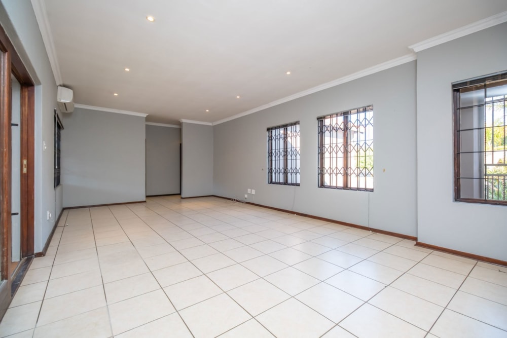 Single-storey house for sale in Noordheuwel - 1KR1712666 Single-storey house for sale in Noordheuwel - 1KR1712666