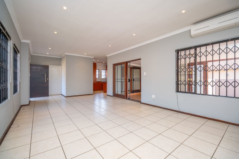 Single-storey house for sale in Noordheuwel - 1KR1712666 Single-storey house for sale in Noordheuwel - 1KR1712666