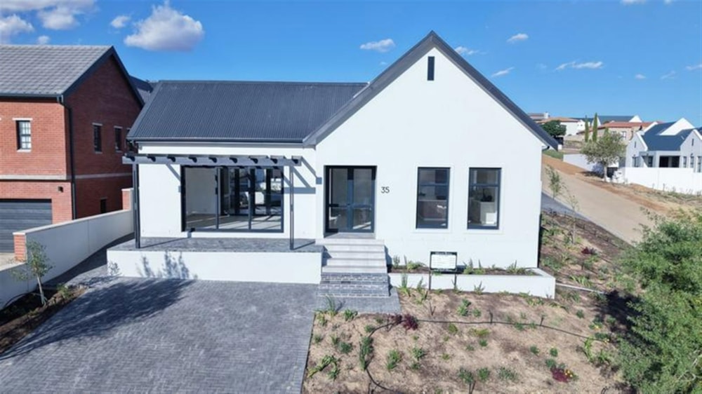 House for sale in Mount Royal Golf & Country Estate - 1SJ1712300 House for sale in Mount Royal Golf & Country Estate - 1SJ1712300