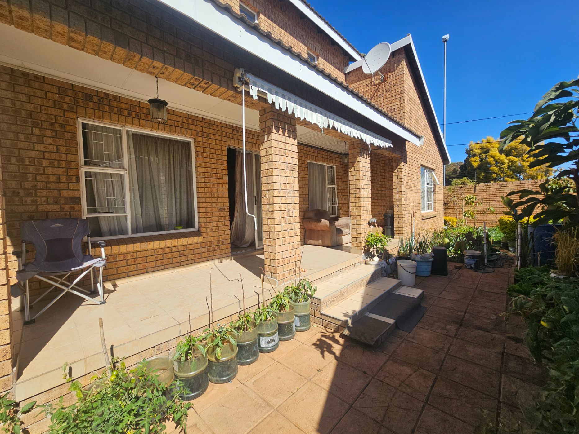 Townhouse to rent in Bendor Park - 1PS1710132