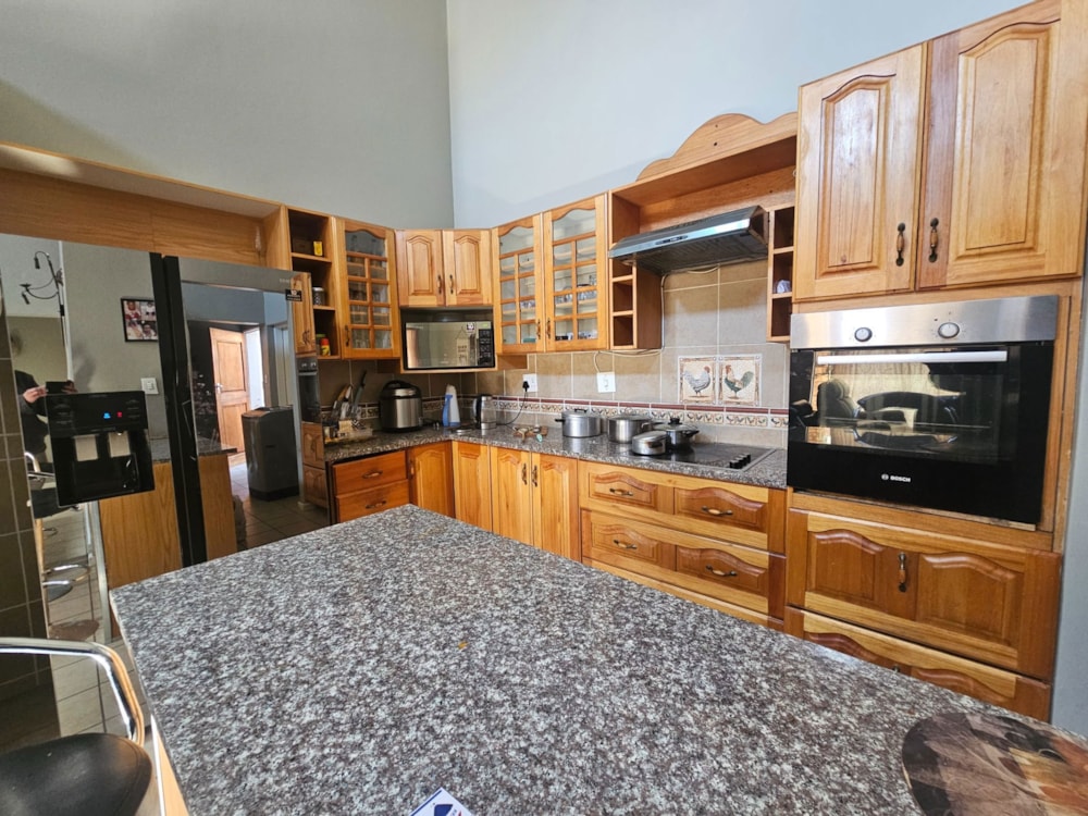 Townhouse to rent in Bendor Park - 1PS1710132 Townhouse to rent in Bendor Park - 1PS1710132