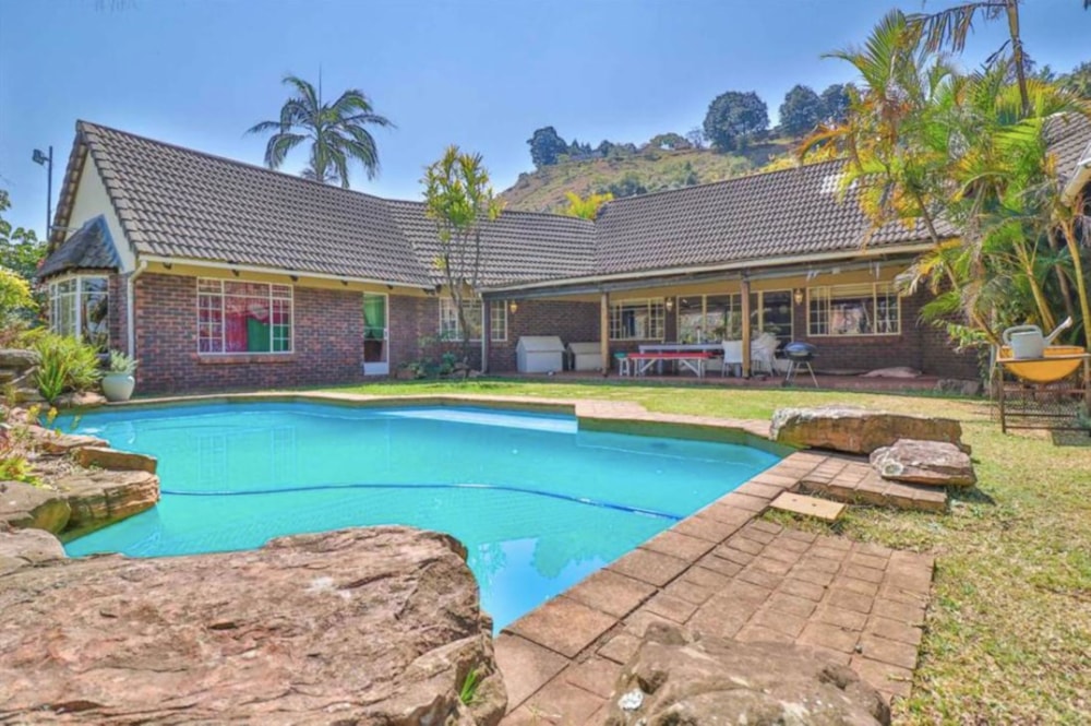 Townhouse for sale in Assagay - 1KF1709256