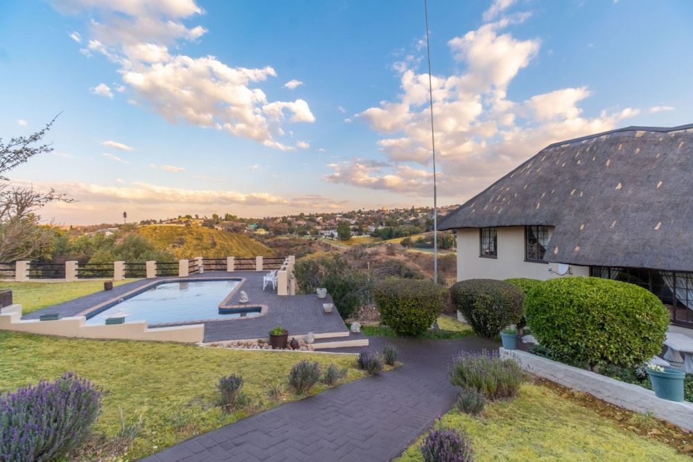 House for sale in Roodekrans - RAN1696168 House for sale in Roodekrans - RAN1696168