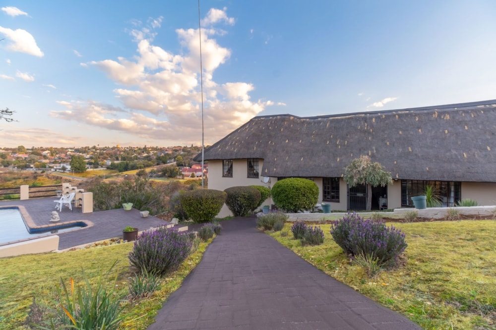 House for sale in Roodekrans - RAN1696168 House for sale in Roodekrans - RAN1696168