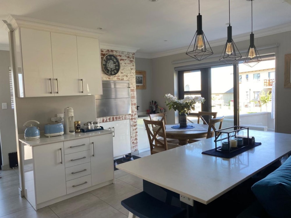 Townhouse for sale in Woodland Hills Bergendal - 1BX1711607