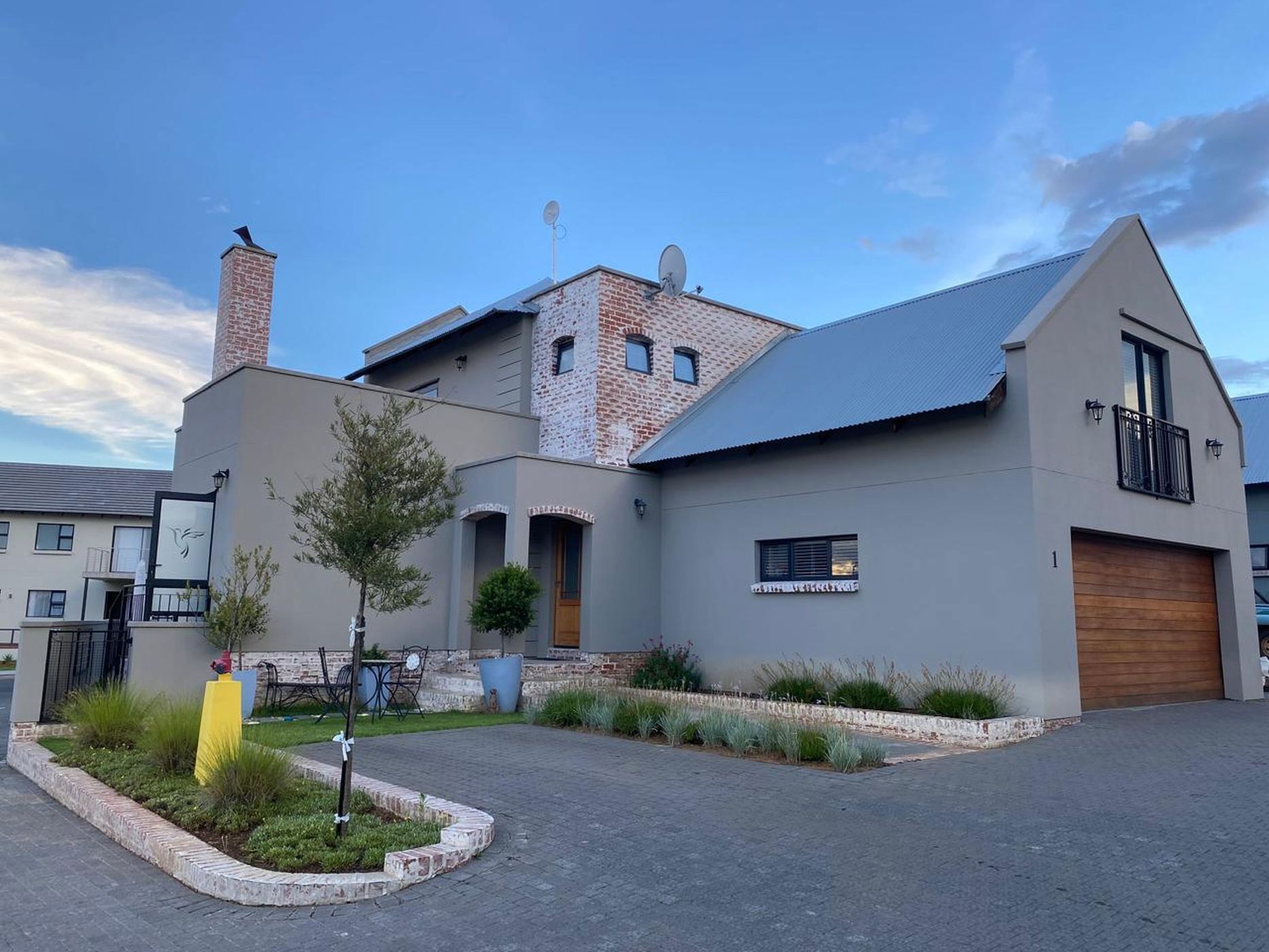 Townhouse for sale in Woodland Hills Bergendal - 1BX1711607