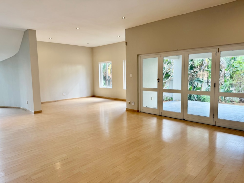 Security complex home for sale in Moreleta Park - PT1711566 Security complex home for sale in Moreleta Park - PT1711566