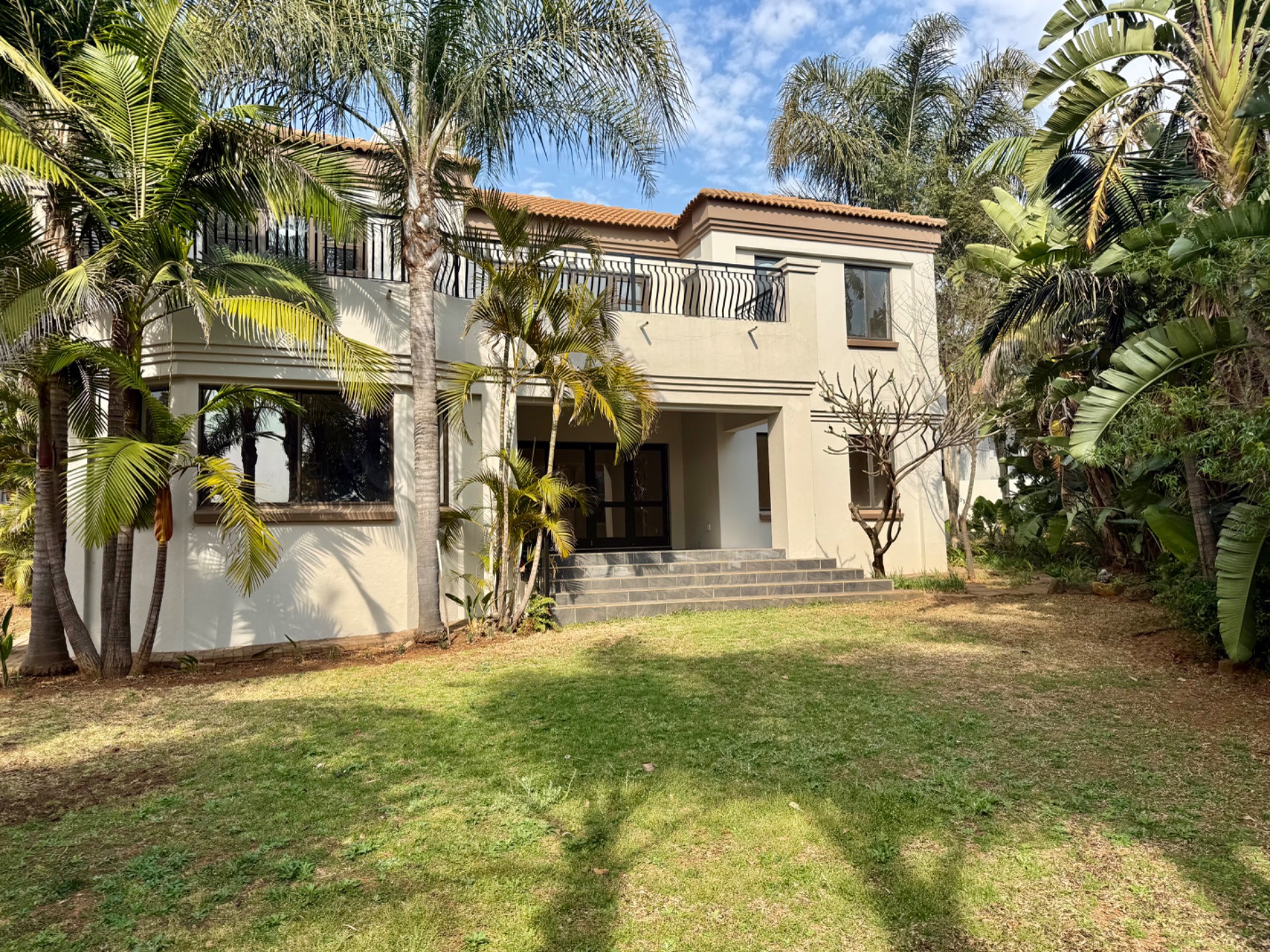 Security complex home for sale in Moreleta Park - PT1711566