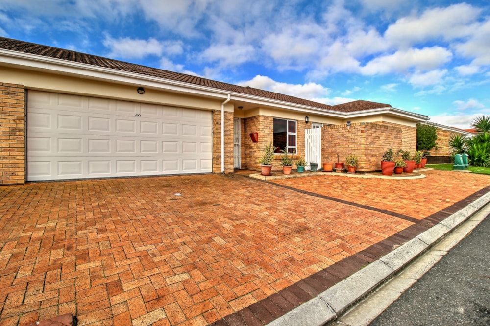 Retirement home for sale in Welgelegen, Parow - 1PLA1711827