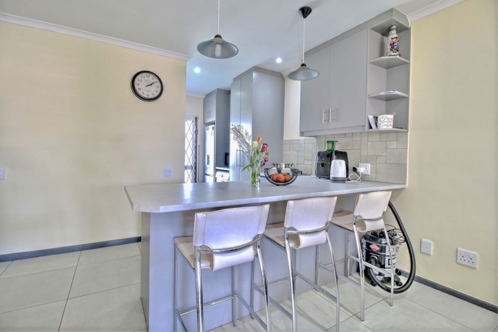 House let in Plattekloof Glen - 1PLA1695962 House let in Plattekloof Glen - 1PLA1695962