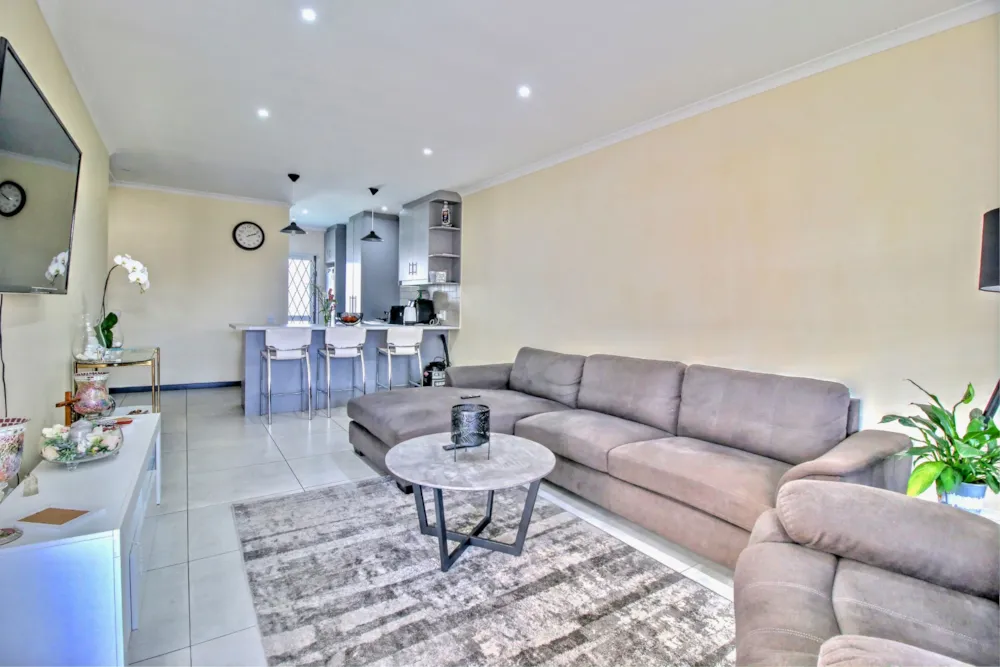 House let in Plattekloof Glen - 1PLA1734642 House let in Plattekloof Glen - 1PLA1734642