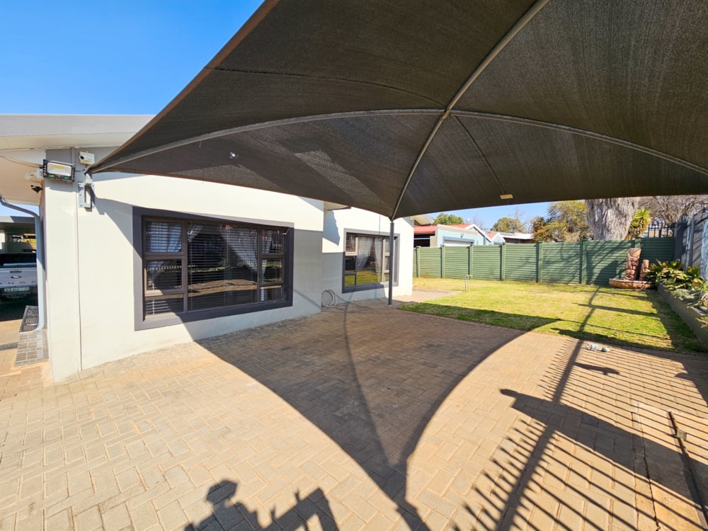 House for sale in Generaal de Wet - 1BX1710955