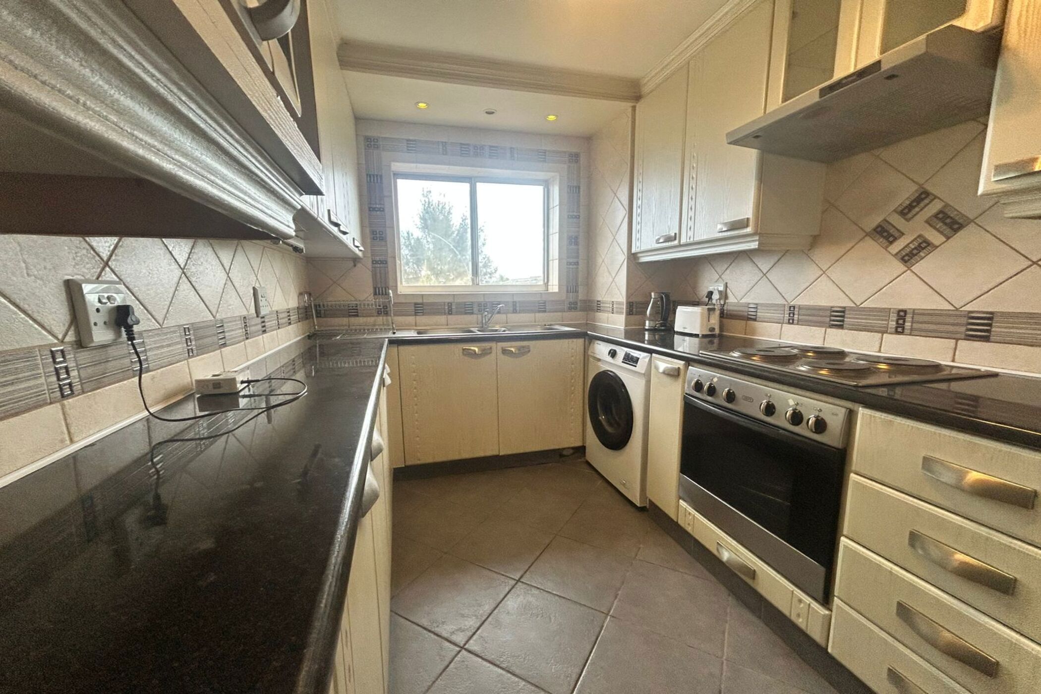 Apartment to rent in Amanzimtoti - 1WB1755991