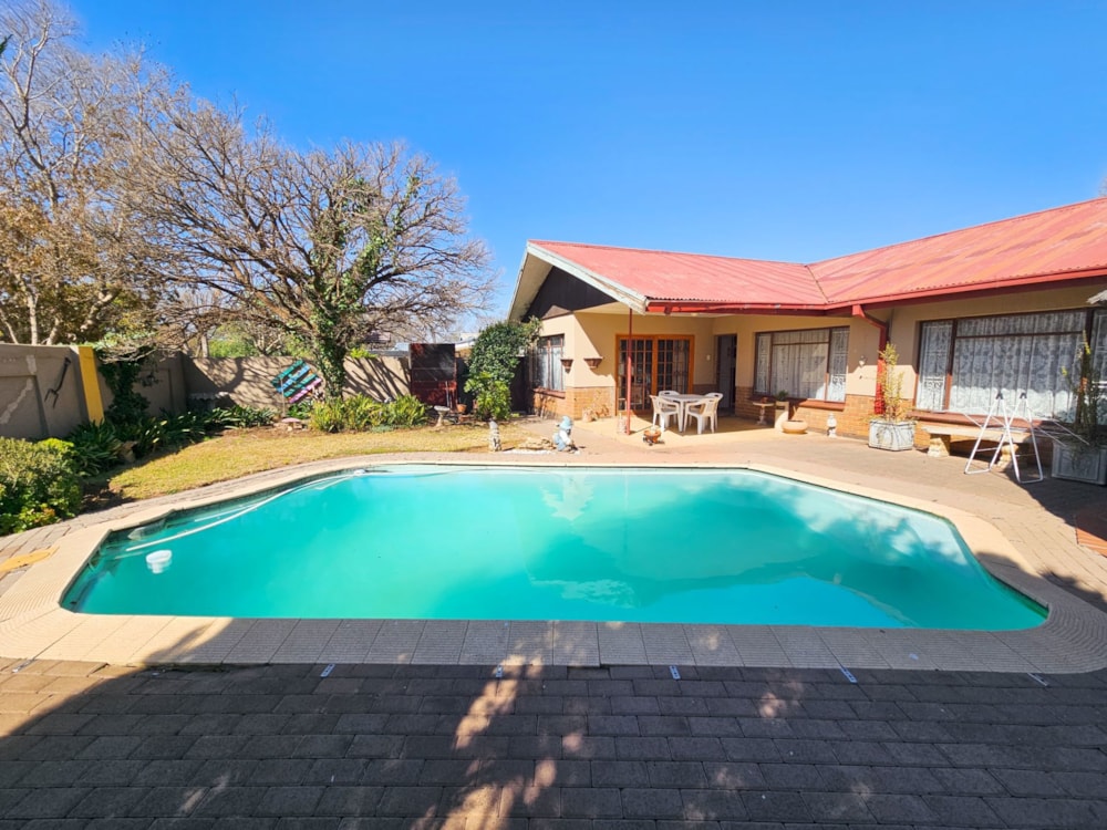 House for sale in Generaal de Wet - 1BX1710731