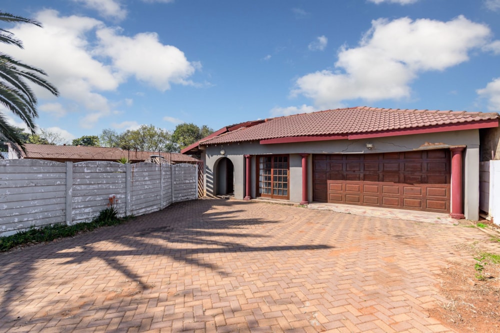 House for sale in Birch Acres - KTP1702771 House for sale in Birch Acres - KTP1702771