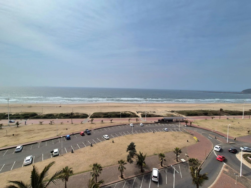 Studio apartment for sale in South Beach Durban - 1DA1712647 Studio apartment for sale in South Beach Durban - 1DA1712647