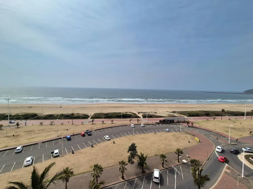Studio apartment for sale in South Beach Durban - 1DA1712647 Studio apartment for sale in South Beach Durban - 1DA1712647